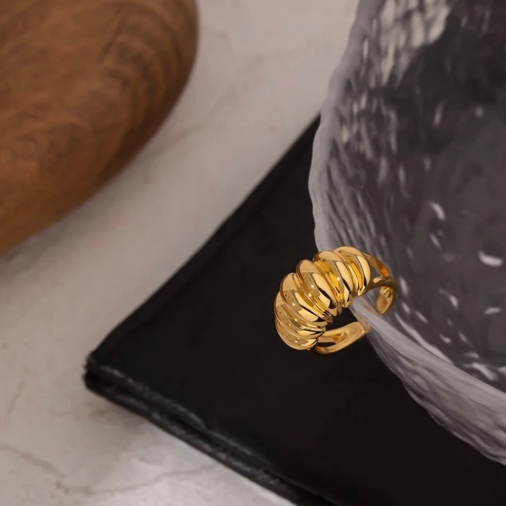 18K gold plated croissant ring - Picture 6 of 8